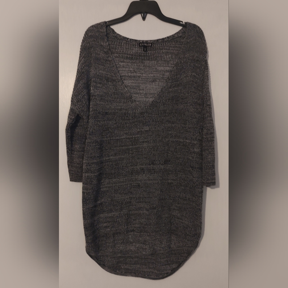 🌟3 $10 items for $20Express sweater